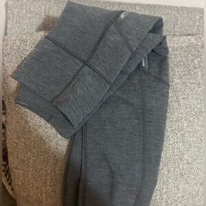 Athleta Rainier Heather Tight Leggings with zippered pockets size small